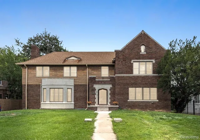 3rd image of 535 Arden Park Blvd, Detroit, MI 48202 | MLS# 61003539