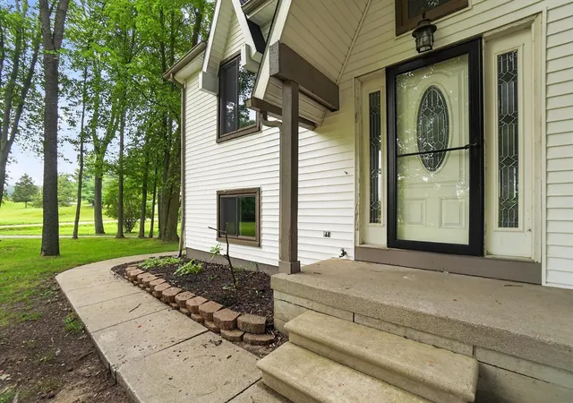 Homes for sale in Howell, MI | 4042 Burns Rd, Howell, MI 48855 | MLS# 70526685