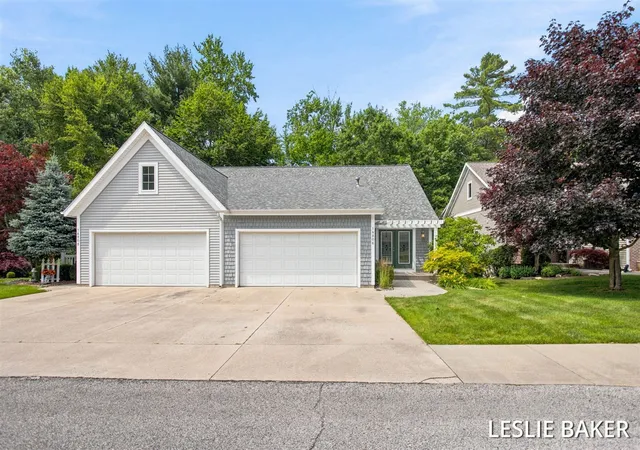 Homes for sale in Spring Lake, MI | 14806 Woodswalk Ct #18, Spring Lake, MI 49456 | MLS# 70544002