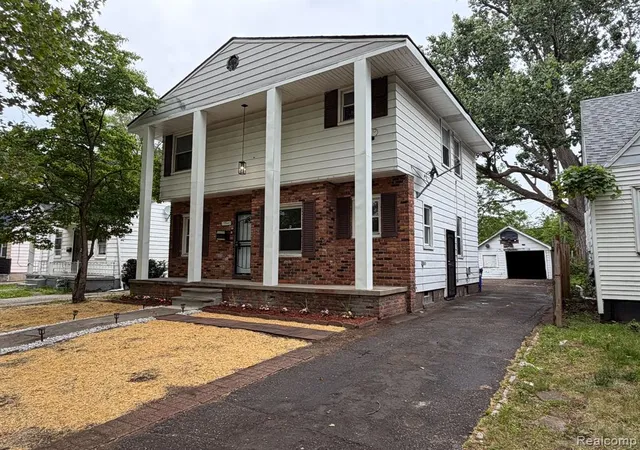 Photo 2 of Single family home for sale at 19940 Strasburg St, Detroit, MI 48205 1636 | MLS# 61004580 | Listing updated on 2026-09-20