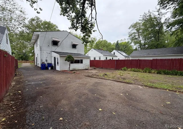 Photo 3 of Single family home for sale at 19940 Strasburg St, Detroit, MI 48205 1636 | MLS# 61004580 | Listing updated on 2026-09-20