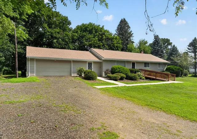Photo 2 of Single family home for sale at 6720 Horton Rd, Jackson, MI 49201 | MLS# 70546934 | Listing updated on 2026-09-17