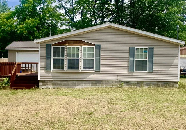 Photo 1 of Single family home for sale at 10419 Hunters Trl, Lake, MI 48632 | MLS# 50217858 | Listing updated on 2026-09-16