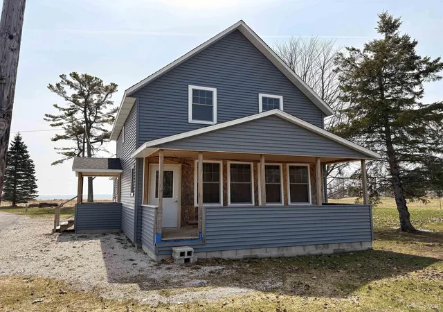 Homes for sale in Nahma, MI | 13835 Main St Ll Rd, Nahma, MI 49864 | MLS# 50213991