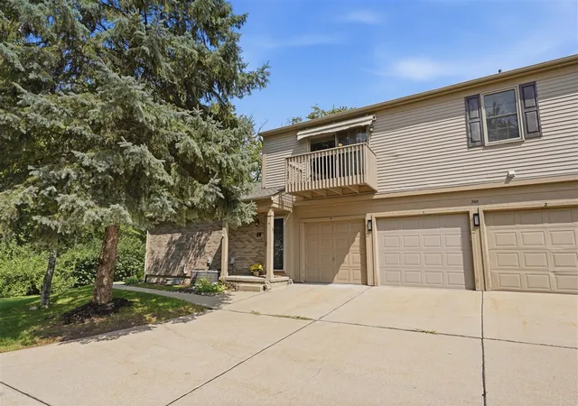 Photo 2 of Sale Pending at 240 Pine Tree Ridge Dr #4, Waterford, MI 48327 | MLS# 70555009 | Listing updated on 2026-09-05