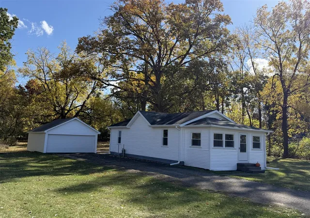 Photo 1 of Single family home for sale at 1225 Longfellow Ave, Jackson, MI 49202 | MLS# 70495790 | Listing updated on 2025-12-28