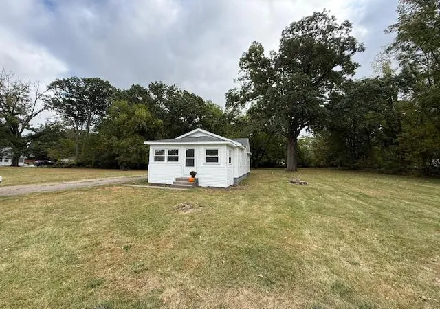 Photo 2 of Single family home for sale at 1225 Longfellow Ave, Jackson, MI 49202 | MLS# 70495790 | Listing updated on 2025-12-28