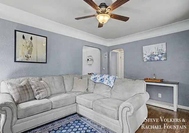 Photo 4 of Sale Pending at 2143 Houseman Ave, Grand Rapids, MI 49505 | MLS# 70555080 | Listing updated on 2026-09-08