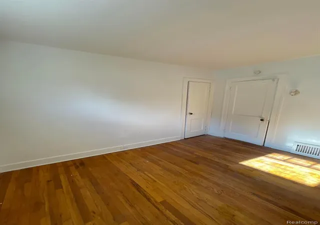 5th image of 2015 W Genesee Ave, Saginaw, MI 48602 | MLS# 60372772