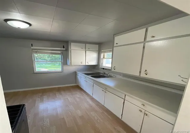 8th image of 2015 W Genesee Ave, Saginaw, MI 48602 | MLS# 60372772