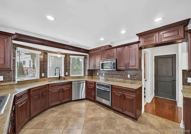 Photo 4 of Single family home for sale at 38808 Lancaster Dr, Farmington Hills, MI 48331 | MLS# 61019257 | Listing updated on 2026-09-01
