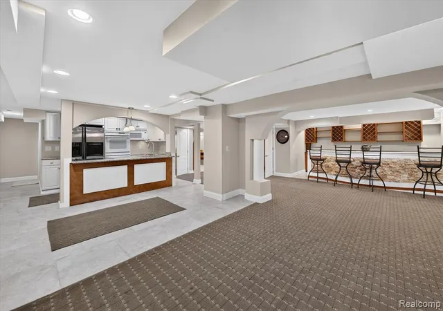 Photo 5 of Single family home for sale at 38808 Lancaster Dr, Farmington Hills, MI 48331 | MLS# 61019257 | Listing updated on 2026-09-01