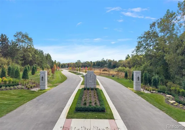 2nd image of 3214 Pompilio Dr, Rochester, MI 48306 | MLS# 60945778