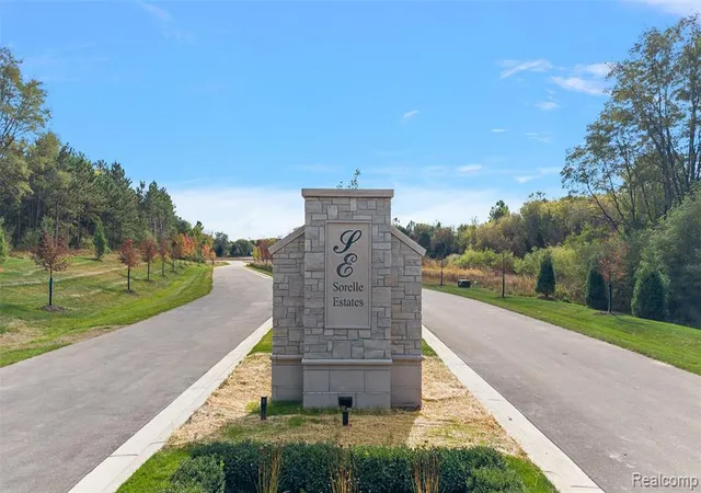 3rd image of 3214 Pompilio Dr, Rochester, MI 48306 | MLS# 60945778