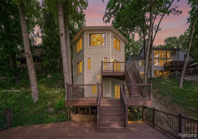 Photo 1 of Single family home for sale at 8516 Thendara Blvd, Clarkston, MI 48348 3356 | MLS# 61012560 | Listing updated on 2026-09-25