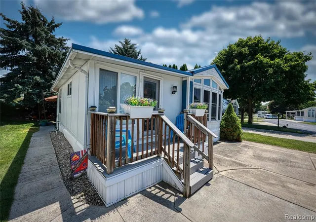 Photo 2 of Single family home for sale at 5211 Ben Franklin Dr, Lexington, MI 48450 | MLS# 61009145 | Listing updated on 2026-08-04
