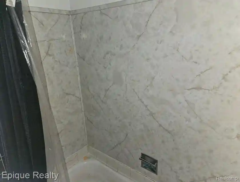 Photo 4 of Single family home for sale at 16069 Carlisle St, Detroit, MI 48205 1407 | MLS# 60975319 | Listing updated on 2026-10-28