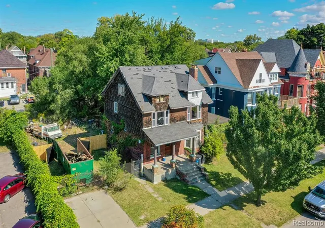 3rd image of 231 Chandler St, Detroit, MI 48202 | MLS# 60935304