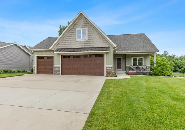Photo 2 of Single family home for sale at 2961 Bristol Ave, Grand Rapids, MI 49544 | MLS# 70548753 | Listing updated on 2026-08-04