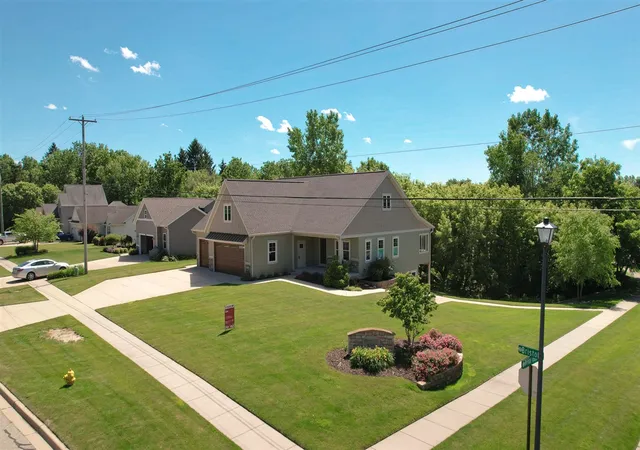 Photo 3 of Single family home for sale at 2961 Bristol Ave, Grand Rapids, MI 49544 | MLS# 70548753 | Listing updated on 2026-08-04