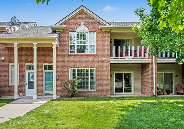 Photo 3 of Condo for sale at 11107 Farmingdale Ln #130, Walled Lake, MI 48390 | MLS# 70537331 | Listing updated on 2026-08-28