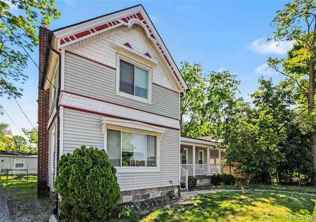 2nd image of 33614 Grand River Ave, Farmington, MI 48335 3524 | MLS# 60999611