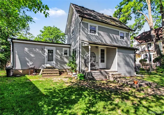 3rd image of 33614 Grand River Ave, Farmington, MI 48335 3524 | MLS# 60999611