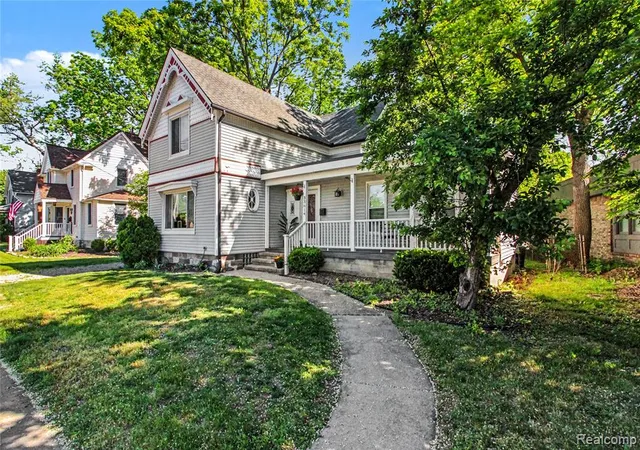 4th image of 33614 Grand River Ave, Farmington, MI 48335 3524 | MLS# 60999611