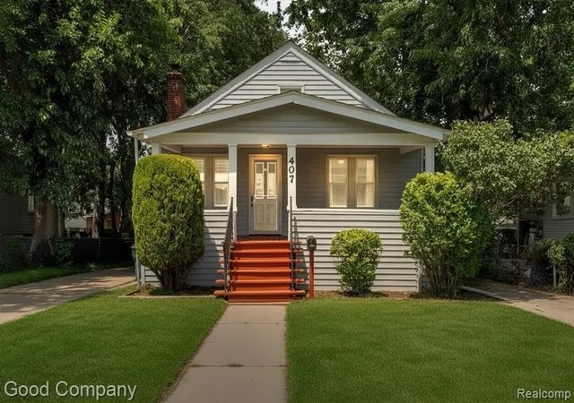 Photo 2 of Sale Pending at 407 E Maryland Ave, Royal Oak, MI 48067 3751 | MLS# 61007855 | Listing updated on 2026-09-15