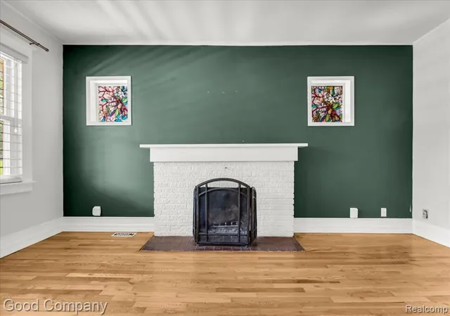 Photo 3 of Sale Pending at 407 E Maryland Ave, Royal Oak, MI 48067 3751 | MLS# 61007855 | Listing updated on 2026-09-15