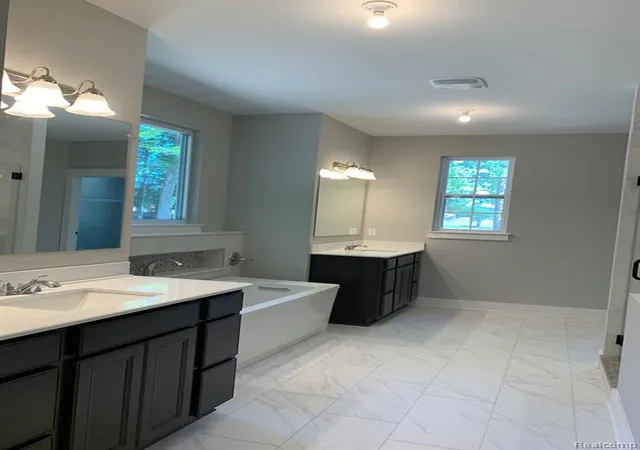 3rd image of 3714 Kinsley Blvd, Ann Arbor, MI 48105 | MLS# 60994021