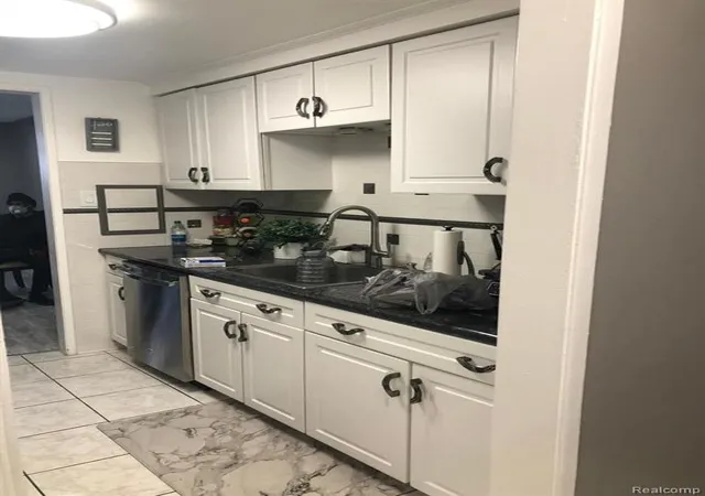 20th image of 8200 Jefferson Ave #803, Detroit, MI 48214 | MLS# 60974897