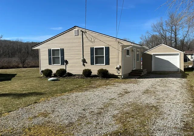 Photo 2 of Single family home for sale at 4202 Ray Mar Ct, Onsted, MI 49265 | MLS# 61022379 | Listing updated on 2026-08-19