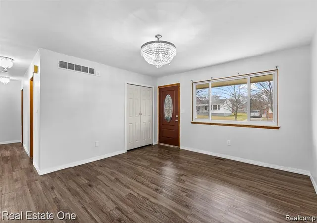 Homes for sale in Dearborn Heights, MI | 8456 Robindale St, Dearborn Heights, MI 48127 | MLS# 61010695