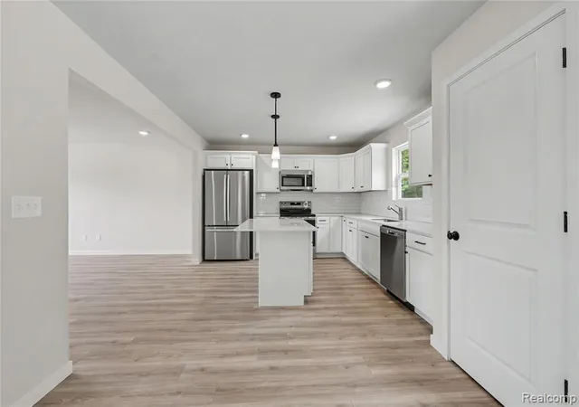 Photo 4 of Sale Pending at 209 Wildflower Dr, Hillsdale, MI 49242 | MLS# 61011262 | Listing updated on 2026-08-07