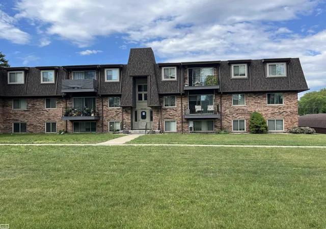 Homes for sale in Saint Clair Shores, MI | 532 Riviera Dr #177, Saint Clair Shores, MI 48080 | MLS# 50211612