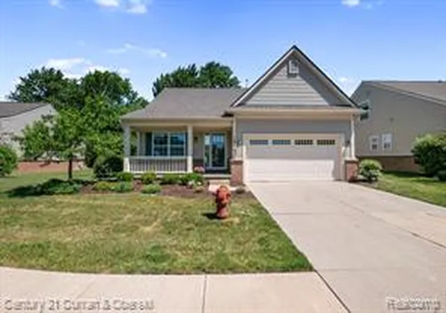 Homes for sale in South Lyon, MI | 1086 Paddock Dr, South Lyon, MI 48178 | MLS# 61009142
