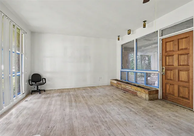 Photo 2 of Sale Pending at 152 Hampton Rd, Benton Harbor, MI 49022 | MLS# 70553889 | Listing updated on 2026-08-27