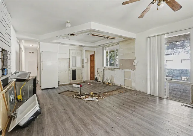 Photo 3 of Sale Pending at 152 Hampton Rd, Benton Harbor, MI 49022 | MLS# 70553889 | Listing updated on 2026-08-27