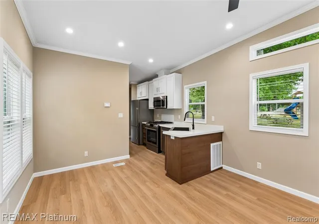 Photo 3 of Manufactured home for sale at 29 Retreat Way, Fenton, MI 48430 | MLS# 61001639 | Listing updated on 2026-09-13