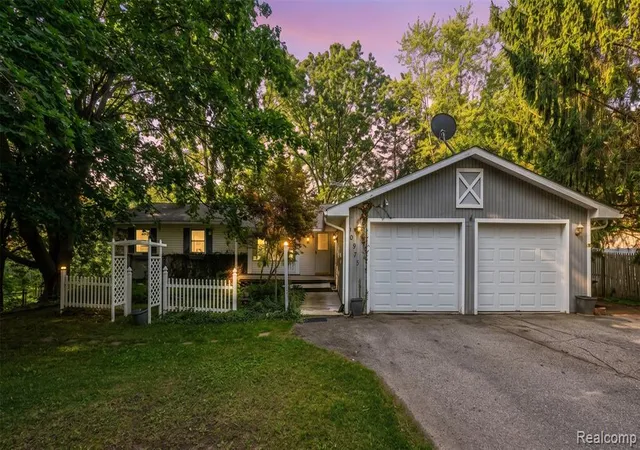1st image of 10975 Andersonville Rd, Davisburg, MI 48350 3105 | MLS# 61023787