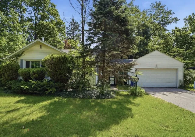 Homes for sale in Benton Harbor, MI | 1443 Ogden Ave, Benton Harbor, MI 49022 | MLS# 70538433