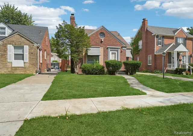 Photo 3 of Sale Pending at 16820 Harlow St, Detroit, MI 48235 3342 | MLS# 61025220 | Listing updated on 2026-09-05