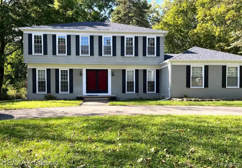 Photo 1 of Single family home for sale at 230 W Maryknoll, Rochester Hills, MI 48309 1940 | MLS# 61039238 | Listing updated on 2026-10-15
