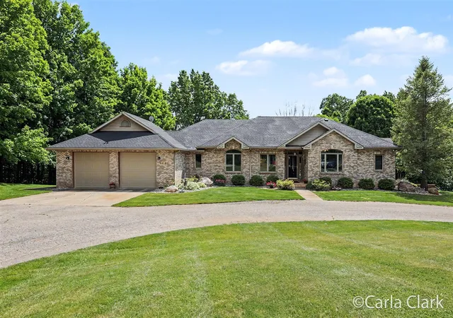 2nd image of 9899 Twelve Point Dr, Rockford, MI 49341 | MLS# 70542055