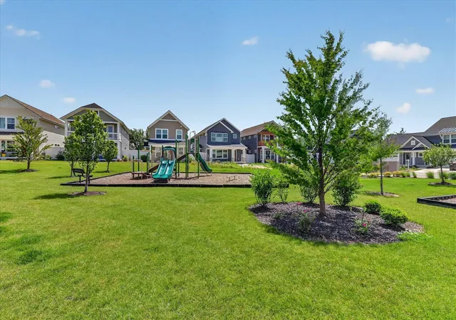Listing Photo 2 - Condo for sale in building located at 1162 Stagecoach Dr, Byron Center, MI 49315 - Unit #