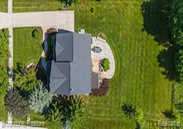 Homes for sale in Oxford, MI | 1161 Glass Lake Cir, Oxford, MI 48371 | MLS# 61009872