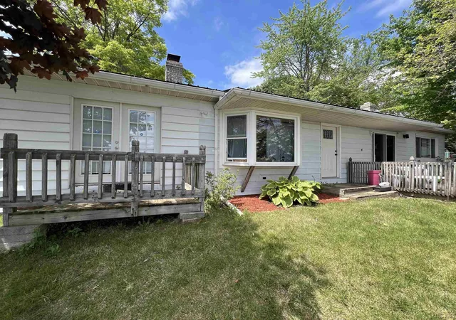 Homes for sale in Manitou Beach, MI | 11698 Elm Park Dr, Manitou Beach, MI 49253 | MLS# 50167689