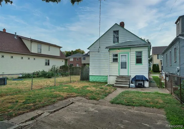 Photo 2 of Sale Pending at 3911 Yemans St, Hamtramck, MI 48212 3319 | MLS# 61023334 | Listing updated on 2026-08-26