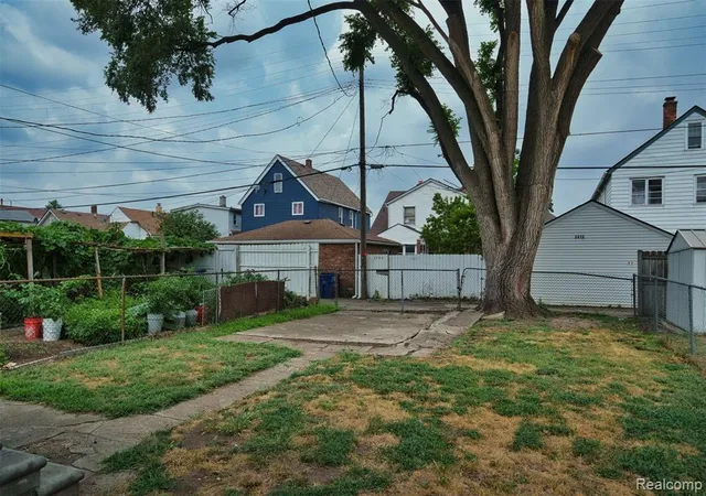 Photo 3 of Sale Pending at 3911 Yemans St, Hamtramck, MI 48212 3319 | MLS# 61023334 | Listing updated on 2026-08-26